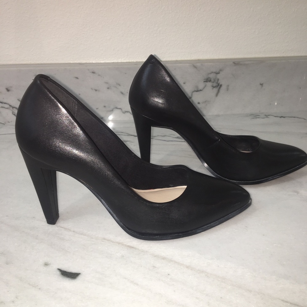 Clark’s Black Pumps 6
